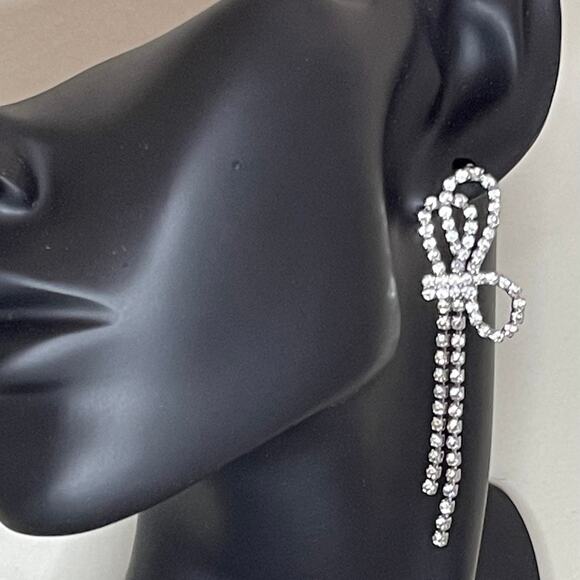 NEW Earrings Clear Rhinestone Silver Bow Dangle Drop S26 - Picture 4 of 7